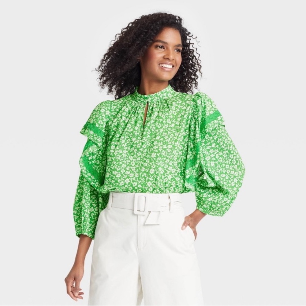Who What Wear Ruffle 3/4 Sleeve Lace Trim Blouse Green and White floral, XL